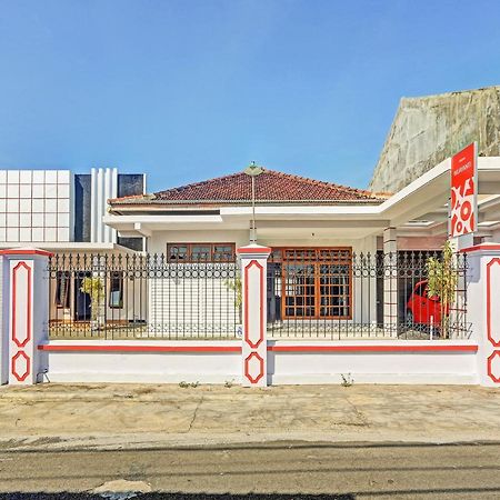 Oyo 90344 Wijayanti Ξενοδοχείο Banyuwangi  Εξωτερικό φωτογραφία