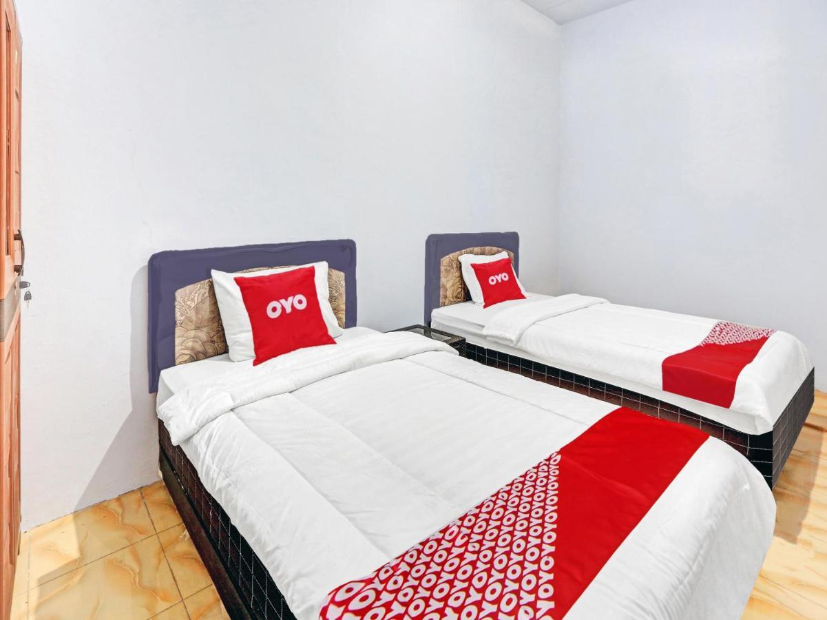 Oyo 90344 Wijayanti Ξενοδοχείο Banyuwangi  Εξωτερικό φωτογραφία