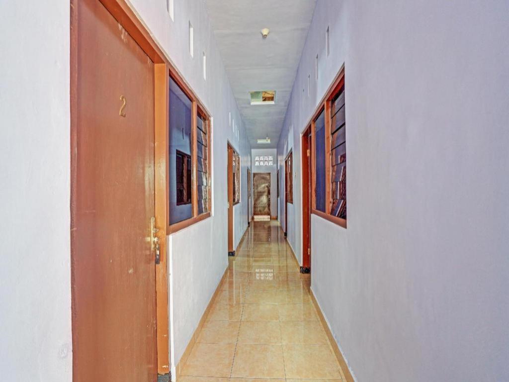Oyo 90344 Wijayanti Ξενοδοχείο Banyuwangi  Εξωτερικό φωτογραφία